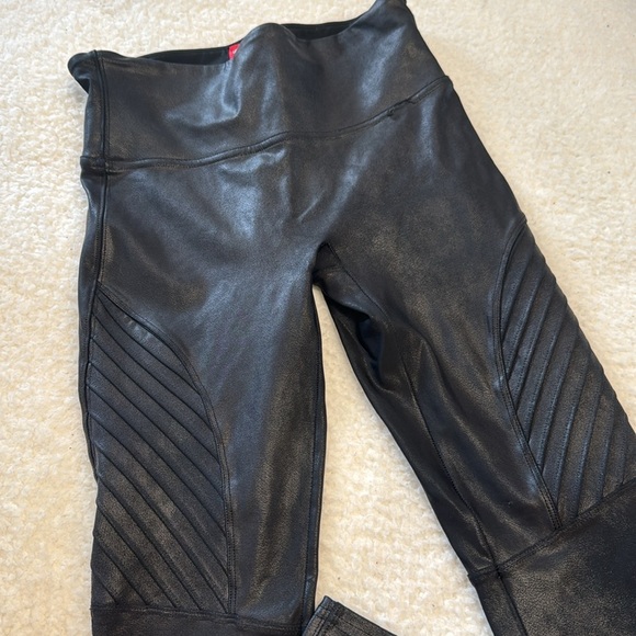 Spanx Moto Leather Leggings - M Petite - Picture 3 of 7